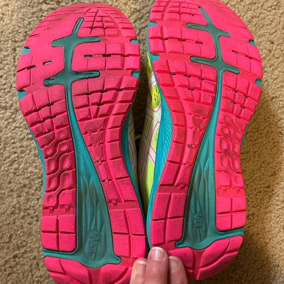 ASICS size 9 women’s NEON - Picture 6 of 7